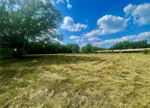 Property at 1215 E Pridemore Dr, Lincoln, AR 72744