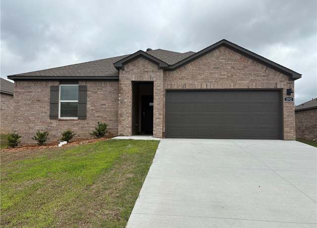 Property at 208 Greer St, Pea Ridge, AR 72751, 3 beds, 2 baths