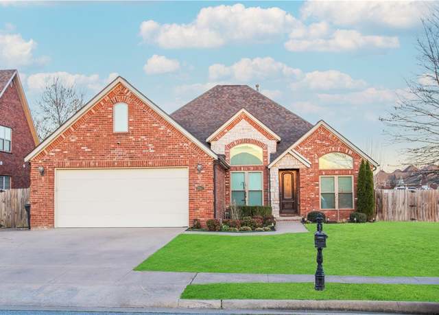 Property at 3093 Napa Ln, Springdale, AR 72764, 4 beds, 3.5 baths