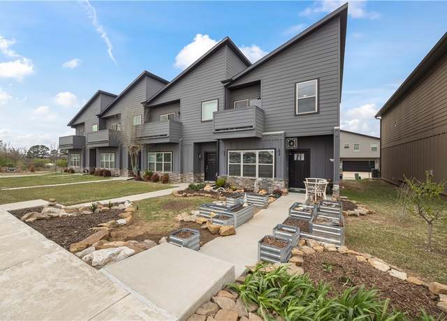 Property at 2240 W Moore Ln, Fayetteville, AR 72704, 2 beds, 2.5 baths