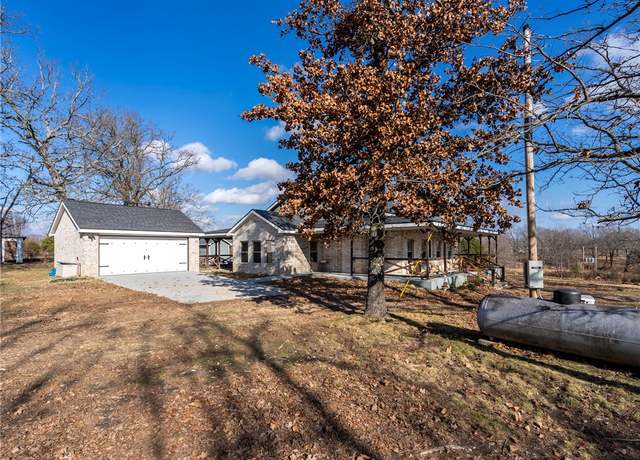 Property at 472899 640 Rd, Watts, OK 74964, 4 beds, 2 baths