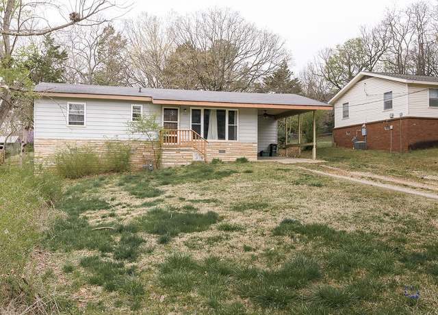 Property at 569 S Happy Hollow Rd, Fayetteville, AR 72701, 3 beds, 2 baths
