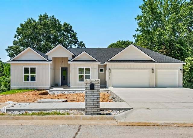 Property at 2055 Collins Dr, Pea Ridge, AR 72751, 5 beds, 3.5 baths