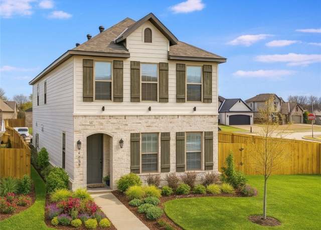 Property at 1313 Park St, Lowell, AR 72745, 4 beds, 4.5 baths