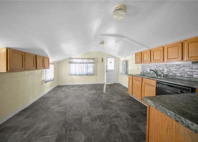 Property at 108 Mcculloch, Pea Ridge, AR 72751, 2 beds, 1 bath