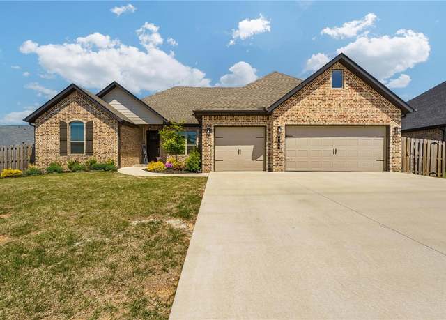 Property at 944 Budrio Ave, Tontitown, AR 72762, 4 beds, 2.5 baths