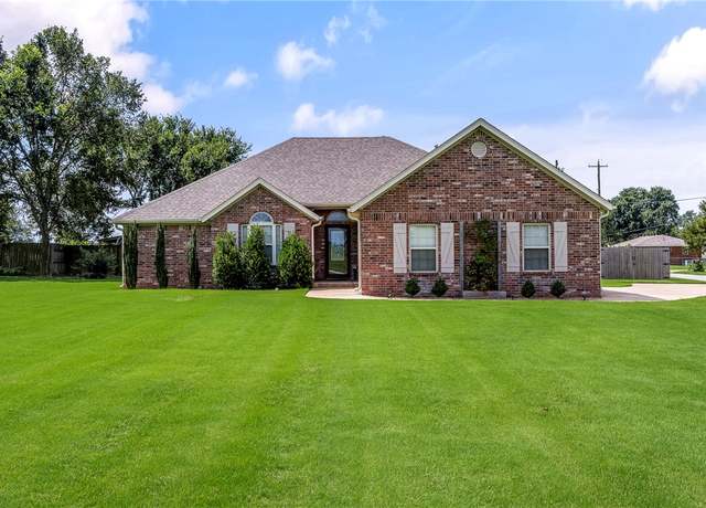Property at 360 Clayton Rd, Cave Springs, AR 72718, 3 beds, 2 baths