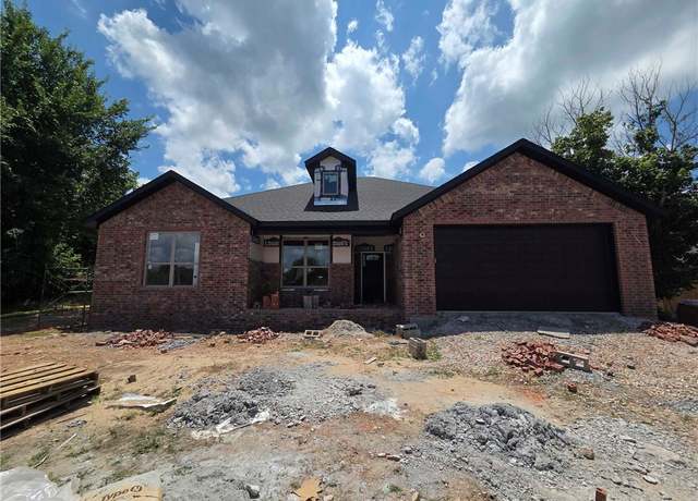 Property at 10 Olmsted Cir, Bella Vista, AR 72715, 3 beds, 2 baths