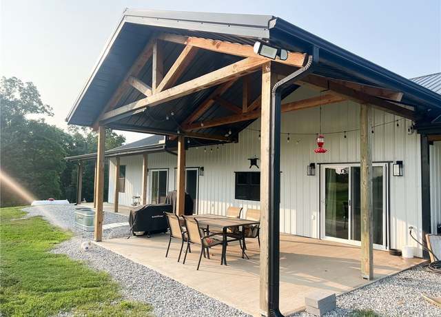 Property at 5807 Farm Road 2212, Washburn, MO 65772, 3 beds, 2 baths