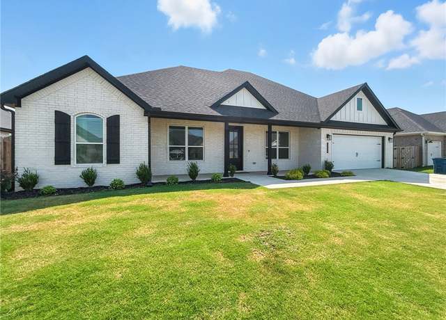 Property at 2300 Abbott Ln, Pea Ridge, AR 72751, 4 beds, 2 baths