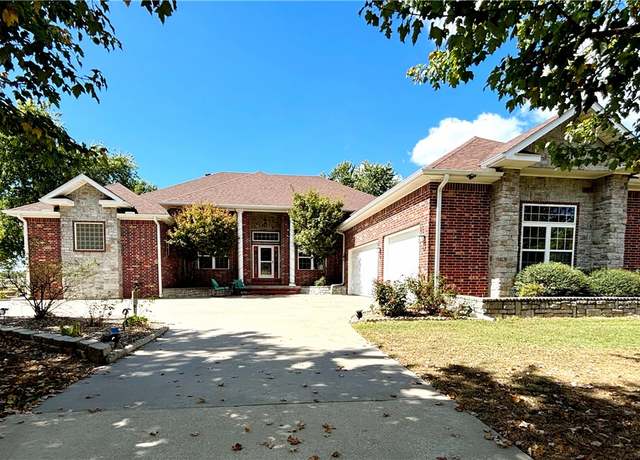 Property at 8825 Sky Watch Ln, Decatur, AR 72722, 6 beds, 5 baths