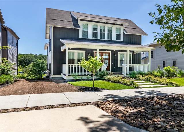 Property at 328 N Cross Ave, Fayetteville, AR 72701, 4 beds, 2.5 baths