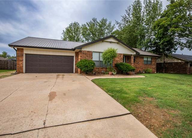 Property at 205 E Edmondson Ave, Springdale, AR 72764, 3 beds, 2 baths