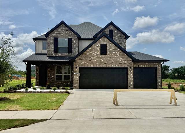 Property at 4700 SW Juneberry St, Bentonville, AR 72712, 4 beds, 3 baths