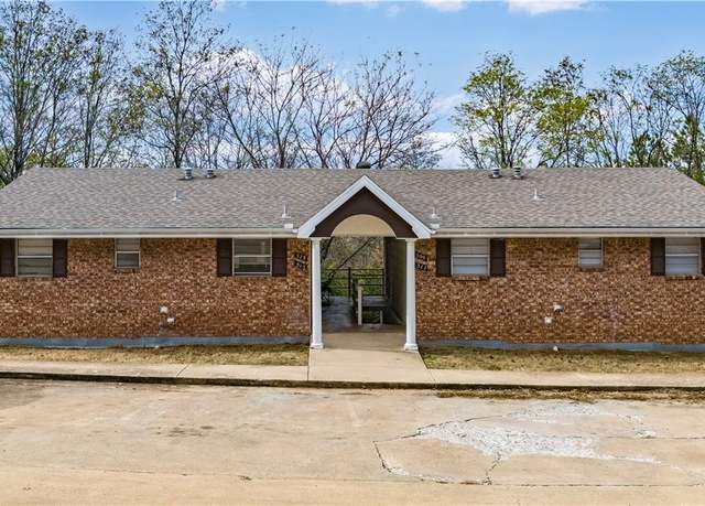 Property at 517, 521, 523 W Spruce St, Fayetteville, AR 72703, 6 beds, 3 baths