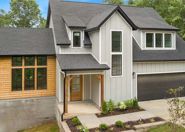 Property at 10 Rushden Ln, Bella Vista, AR 72714, 4 beds, 2.5 baths