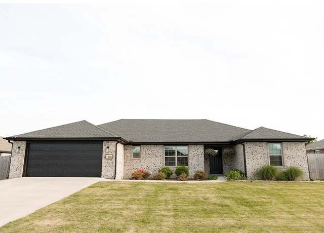 Property at 1218 Silver Oak St, Elkins, AR 72727, 3 beds, 2 baths