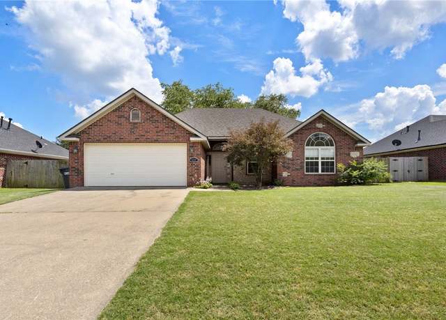 Property at 357 W Colorado Ave, Springdale, AR 72764, 3 beds, 2 baths