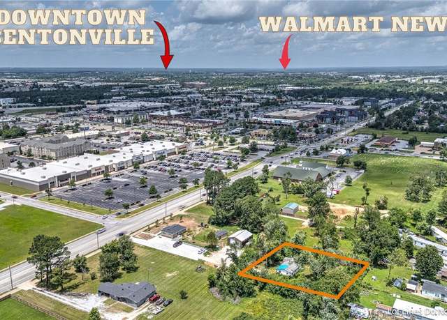 Property at 311 1/2 Promenade Blvd, Rogers, AR 72758, 3 beds, 1.5 baths
