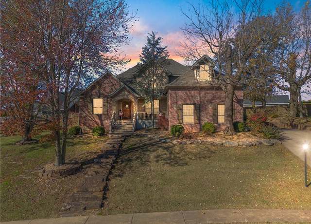 Property at 1380 Lee St, Pea Ridge, AR 72751, 4 beds, 2.5 baths