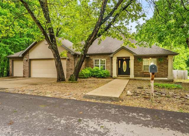Property at 2 Saxilby Ln, Bella Vista, AR 72715, 3 beds, 2 baths