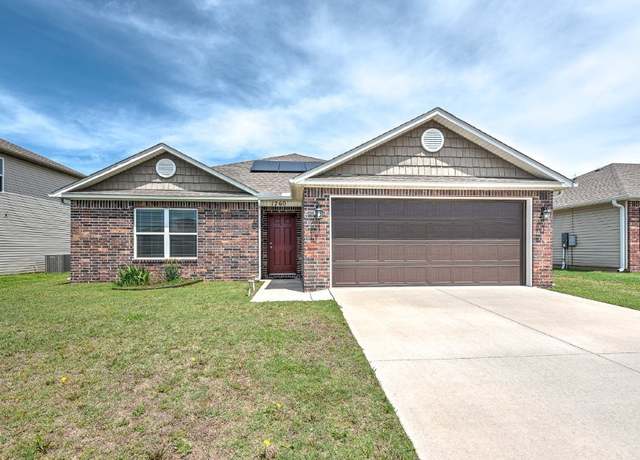 Property at 1760 Forest Dr, Centerton, AR 72719, 3 beds, 2 baths