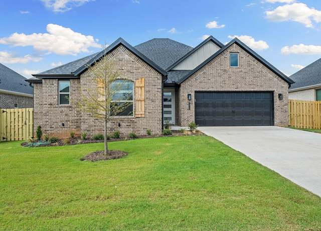 Property at 1910 Ferguson St, Pea Ridge, AR 72751, 4 beds, 2 baths