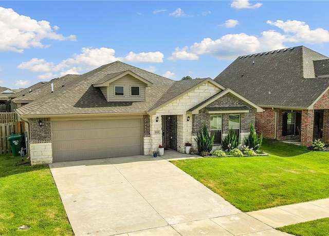 Property at 2121 Periwinkle Pl, Centerton, AR 72719, 3 beds, 2 baths