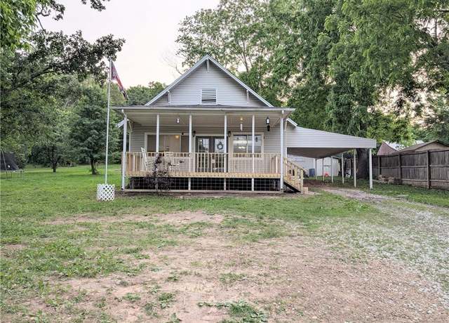 Property at 3896 397 Hwy, Harrison, AR 72601, 4 beds, 2 baths