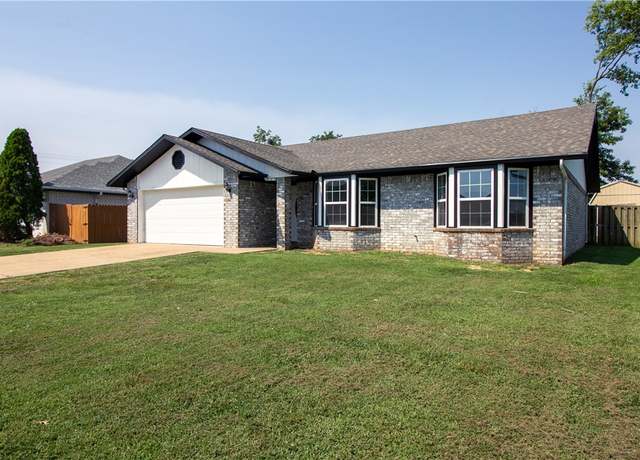 Property at 802 N 27th St, Rogers, AR 72756, 3 beds, 2 baths