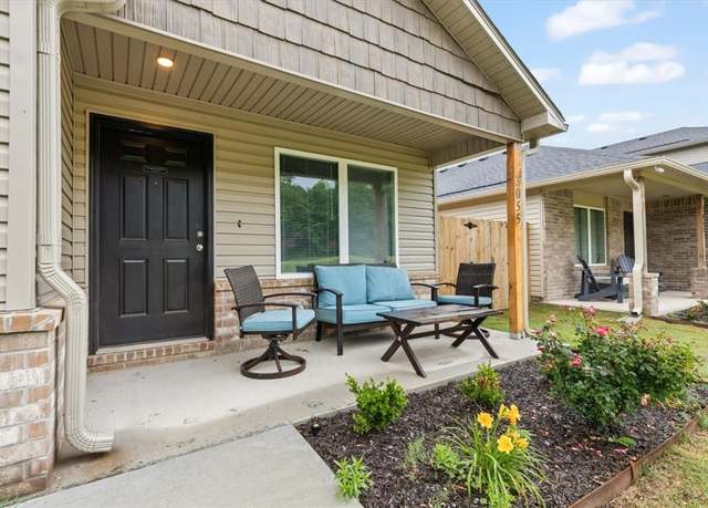 Property at 3055 S Saline Aly, Fayetteville, AR 72701, 3 beds, 2 baths