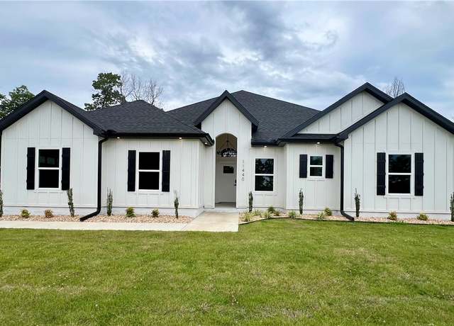 Property at 11440 Whispering Pines Rd, Rogers, AR 72756, 4 beds, 2 baths