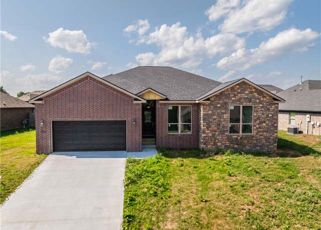Property at 1013 Glass St, Cave Springs, AR 72718, 4 beds, 2 baths