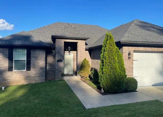 Property at 686 W Thornstone Ave, West Fork, AR 72774, 3 beds, 2 baths