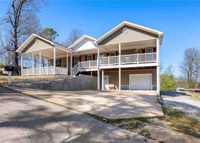 Property at 16446 Pin Oak Ln, Rogers, AR 72756, 3 beds, 3 baths