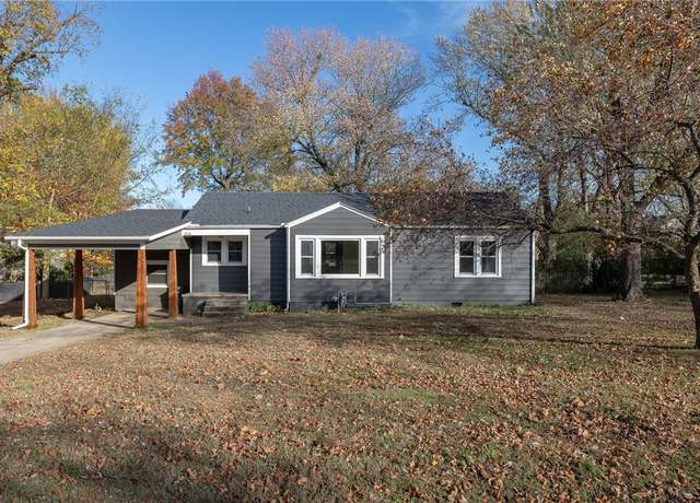 Property at 1806 Janice Ave, Fayetteville, AR 72703, 3 beds, 2 baths