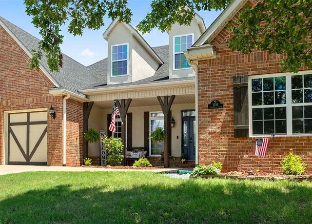 Property at 1051 Thornridge Rd, Bentonville, AR 72713, 4 beds, 3 baths