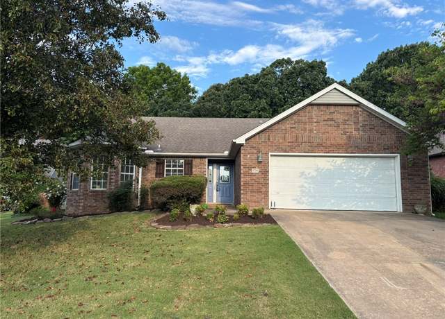 Property at 1735 N Glenbrook Pl, Fayetteville, AR 72701, 3 beds, 2.5 baths