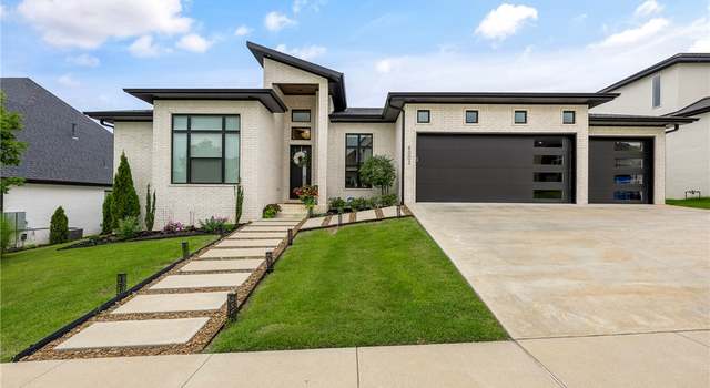Photo of 8002 W Claverton St, Rogers, AR 72758