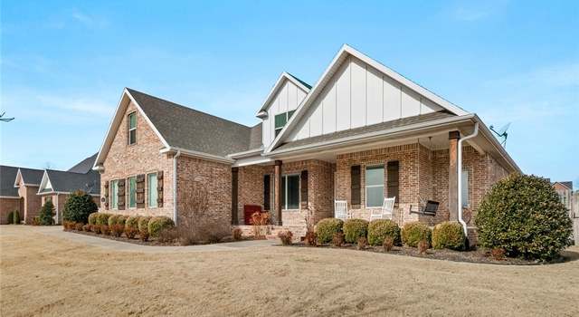 Photo of 2132 Riverfront Ln, Fayetteville, AR 72703