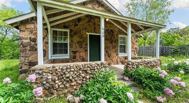 Photo of 605 E Hilltop Dr, Rogers, AR 72756