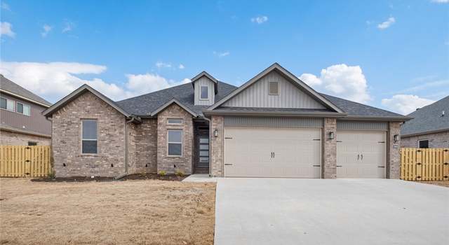 Photo of 2100 Charles St, Pea Ridge, AR 72751