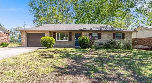 Photo of 2303 Jean St, Springdale, AR 72762