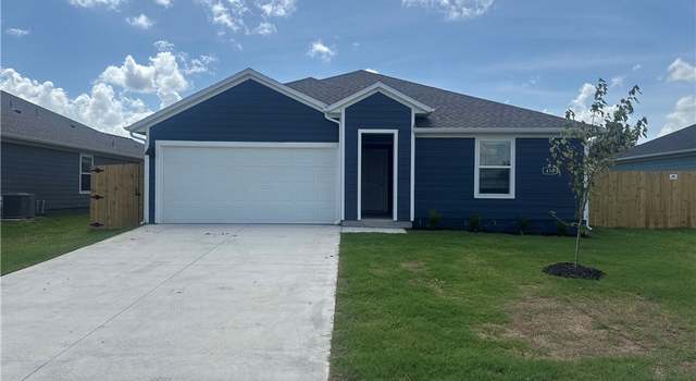 Photo of 430 Raegan St, Prairie Grove, AR 72753