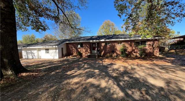 Photo of 311 Hannibal St, Siloam Springs, AR 72761