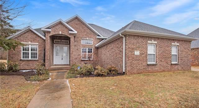 Photo of 2555 College Dr, Fayetteville, AR 72701