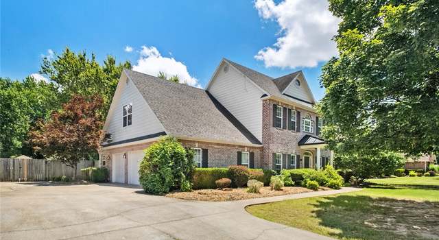 Photo of 1754 N Hartford Dr, Fayetteville, AR 72701