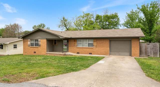 Photo of 1208 NW 2nd St, Bentonville, AR 72712