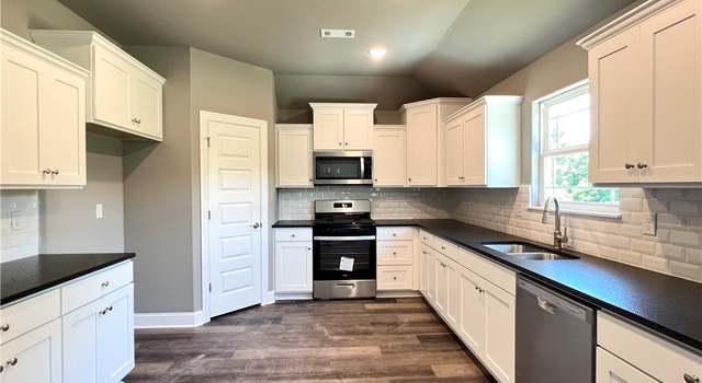 Photo of 236 Presley Loop, Huntsville, AR 72740