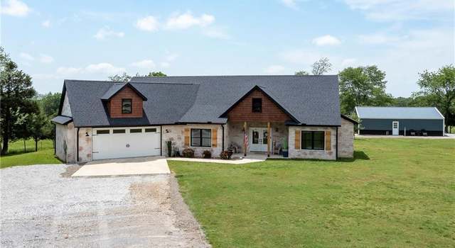 Photo of 387 Robin Rd, Gentry, AR 72734